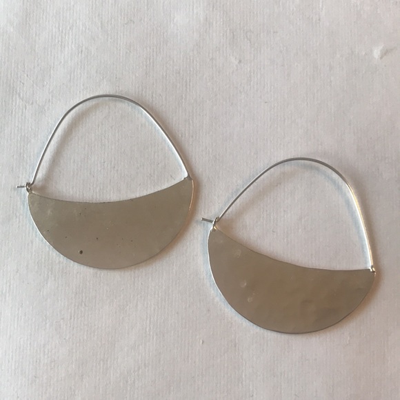 Everri Hammered Half-Moon Hoop Earrings - Picture 6 of 14
